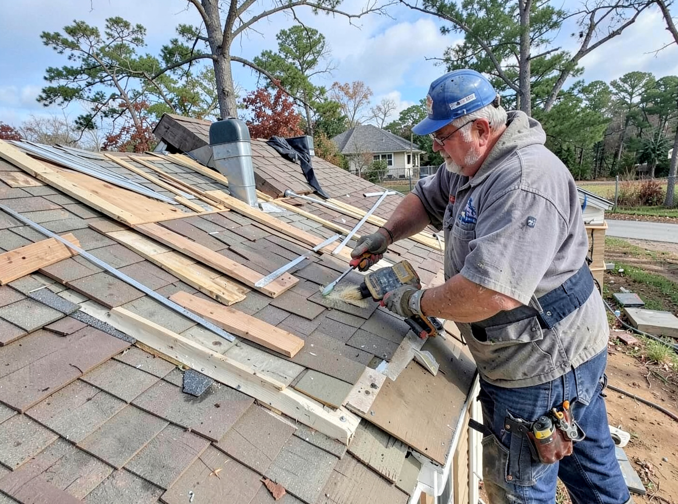 roofing contractor in Whitakers, NC
